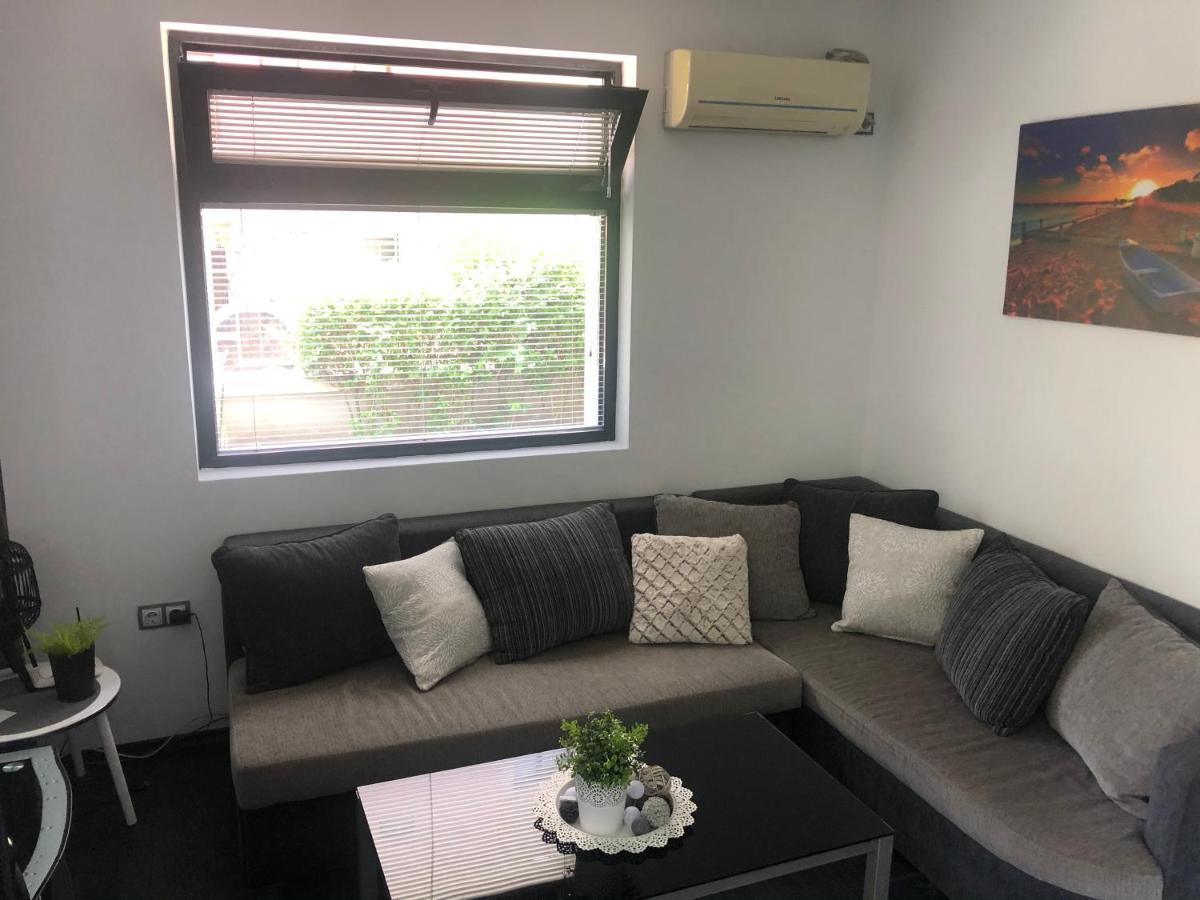 Sarafovo Beach Apartment Mit Terrasse Burgas Esterno foto