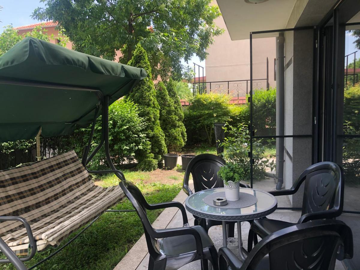 Sarafovo Beach Apartment Mit Terrasse Burgas Esterno foto